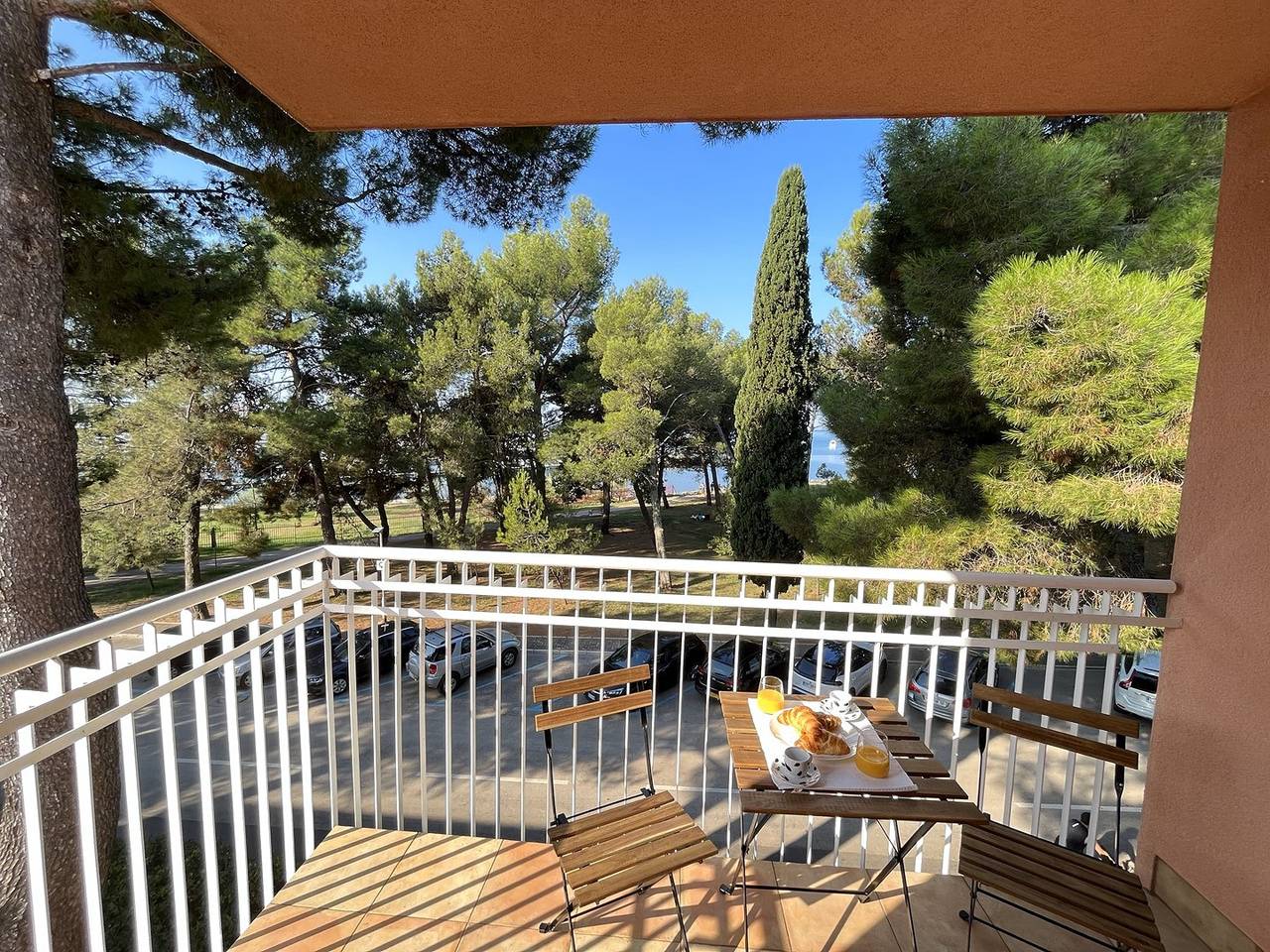 Geheel appartement, Vakantieappartement voor 2 personen met balkon/terras in Novigrad, Regio Umag