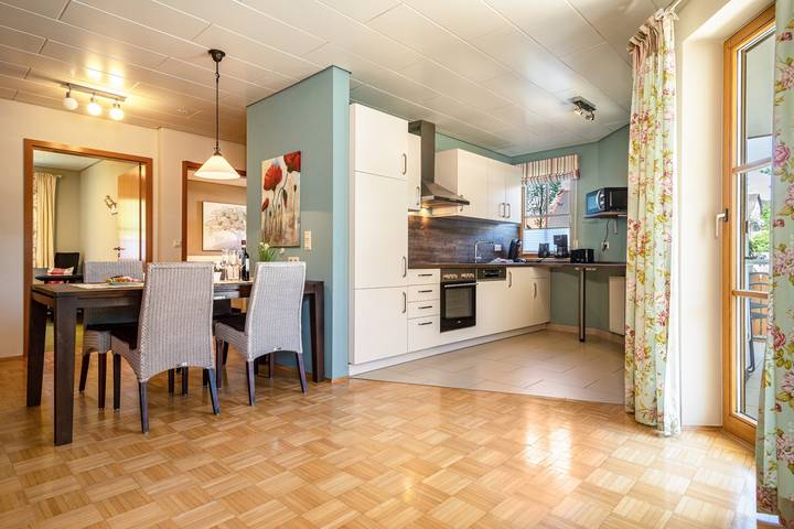 Ganze Wohnung, Gemütliche Ferienwohnung 2 auf dem "Trostelhof" mit Balkon in Neufrach, Salem