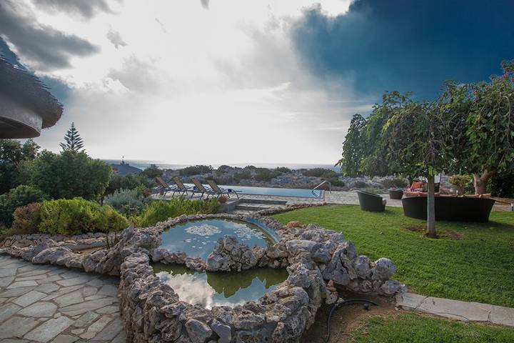 Villa per 10 persone, con balcone e piscina nonché vista oceano e giardino in Cipro