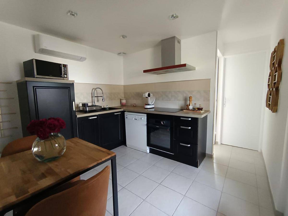 Appartement entier, One-Bedroom Apartment in Chamborigaud, Parc national des Cévennes