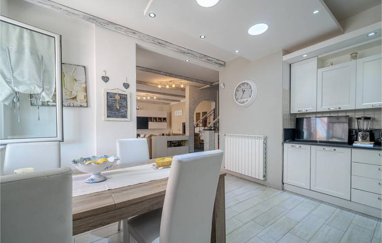 200sqft Apt: Piscina, Terraza, WiFi, Parking, Cerca de los Mejores Restaurantes in Chiavari, Riviera di Levante
