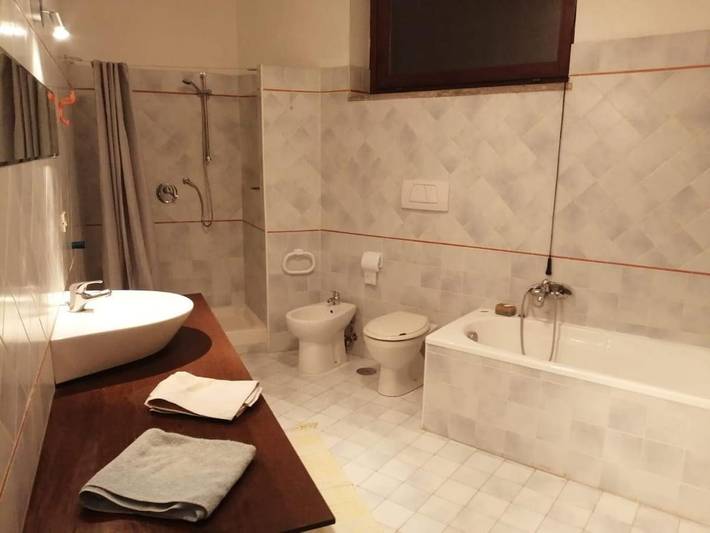 Casa vacanza per 10 persone, con Balcone e Idromassaggio nonché Terrazza e Giardino a Roma