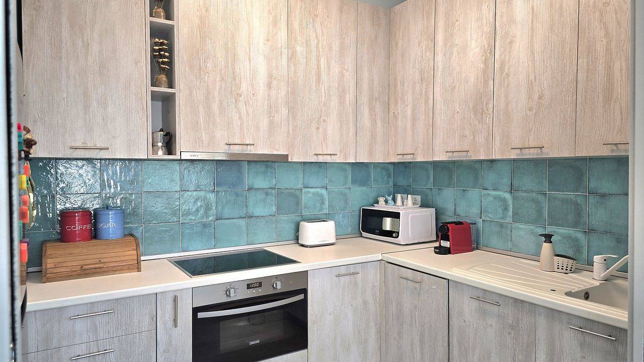 Geheel vakantieappartement, Vakantieappartement voor 5 personen met balkon in Albanië