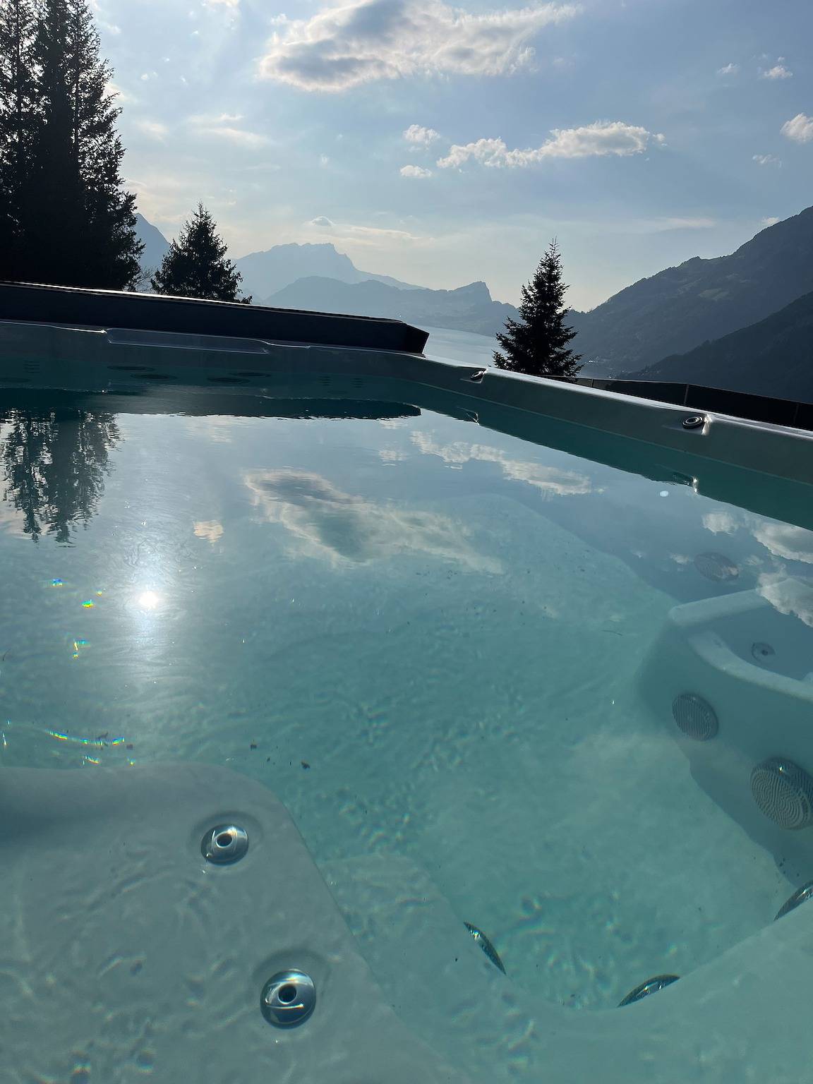 Villa Seelisberg con jacuzzi y vistas panorámicas in Seelisberg, Lago de los Cuatro Cantones
