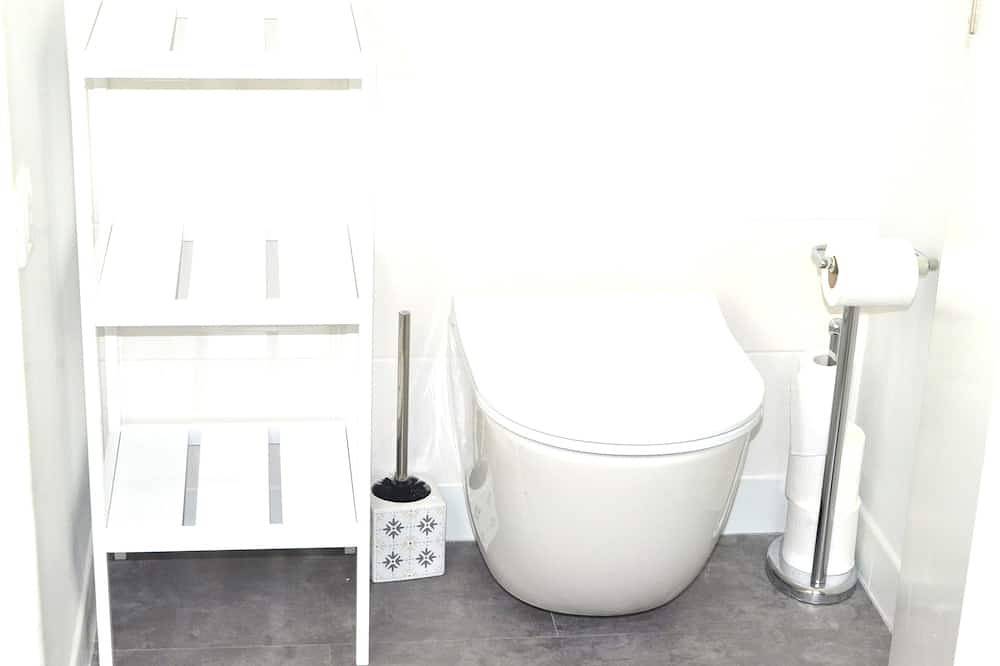 Ganze Wohnung, 5 min from town center, 3-bedroom furnished apartment, approx. 70m2, 2nd floor. in Limoges, Limoges und Umgebung