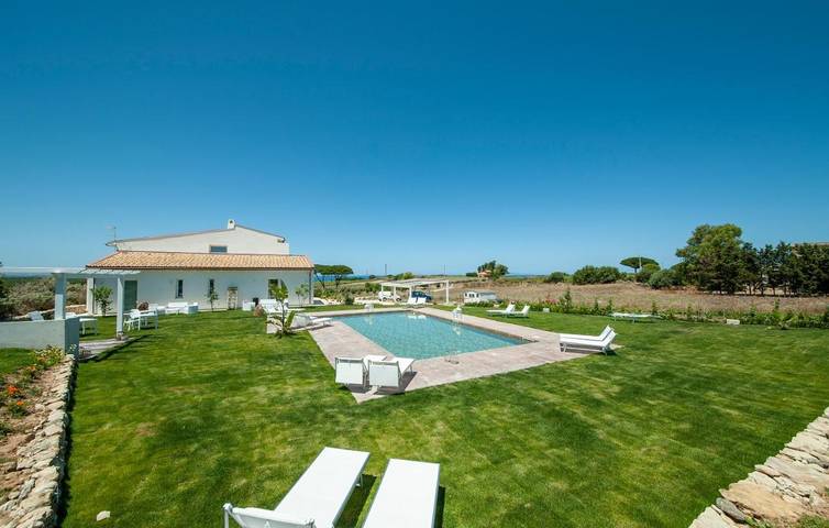 Villa pour 8 personnes, avec Terrasse et Jardin ainsi que Piscine et Vue à Sorso - 4
