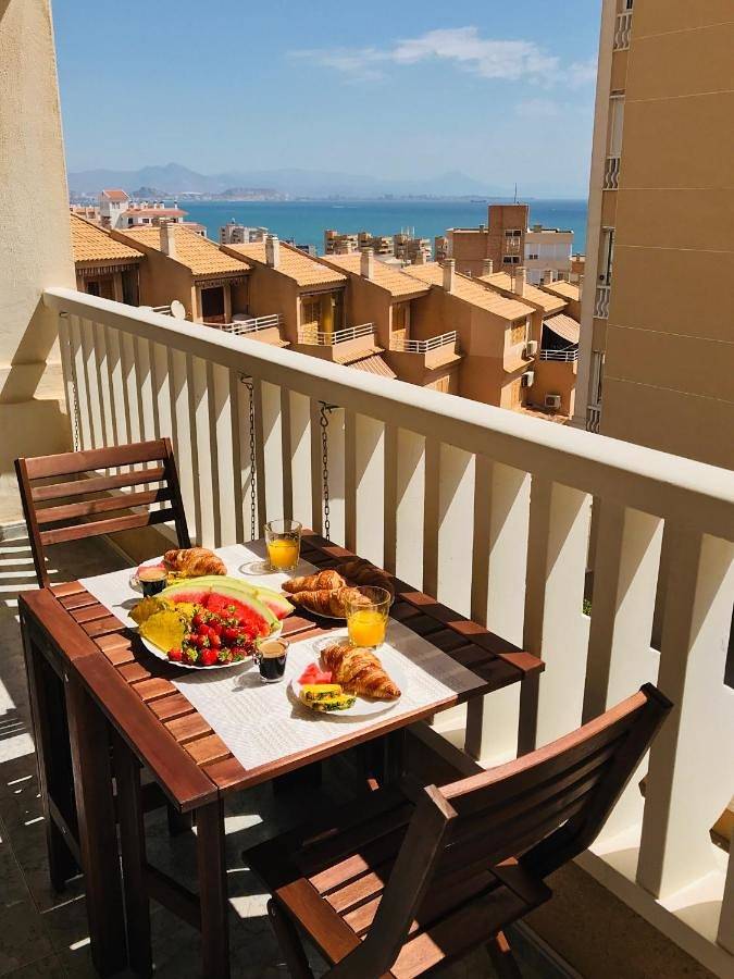 Apartamento de vacaciones para 6 personas, con piscina para niños y piscina además de vistas y terraza - 1