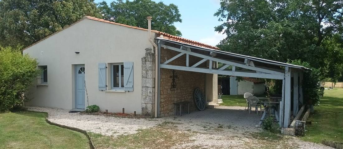 Gîte pour 2 personnes, avec jardin à Pons