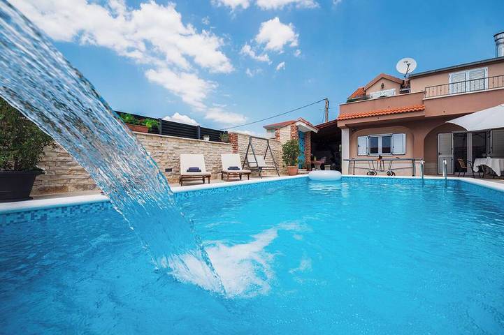 Ferienhaus für 10 Personen, mit Terrasse - 1