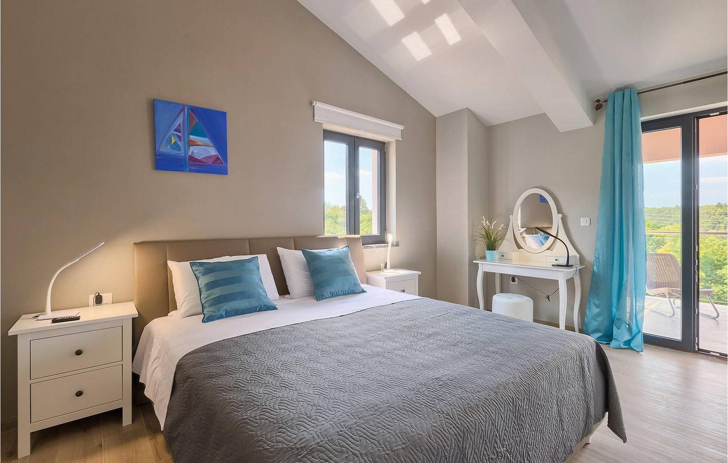 Spacieux appartement de 2 chambres avec piscine, terrasse et Wi-Fi près du centre-ville de Labin in Labin, Côte Est de l'Istrie