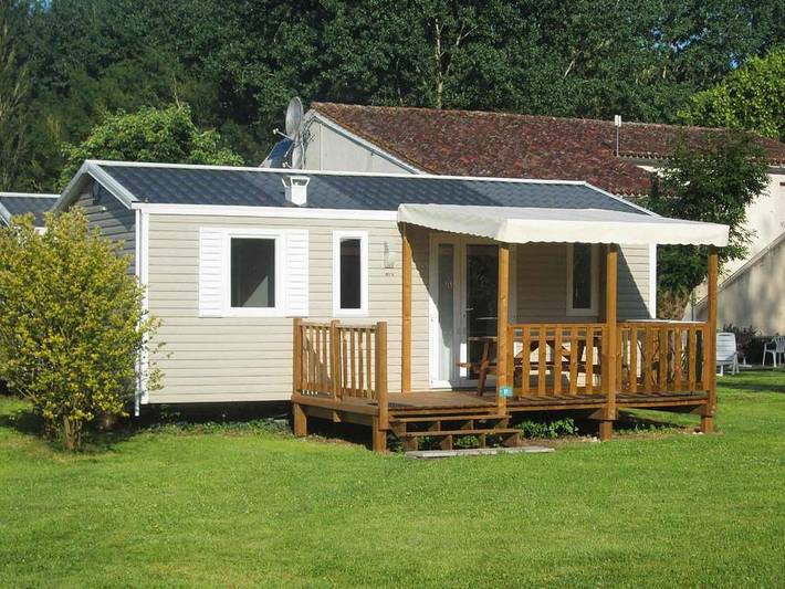 Camping Val de Boutonne - Mobilheim 4 personen - Ibiza 27,5m² + halbüberdachte Terrasse in Saint-Jean-d'Angély, Saint-Jean-d'Angély und Umgebung
