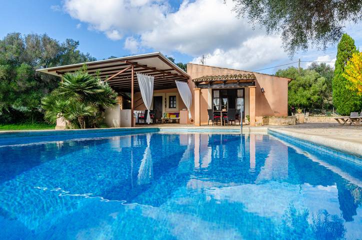 Villa für 9 Personen, mit Pool und Garten sowie Terrasse in Artà