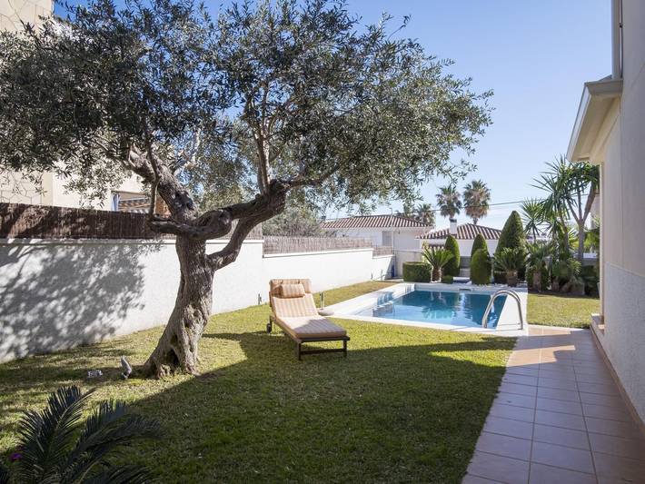 Casa rural para 8 personas, con piscina además de jardín y terraza en Bajo Penedés - 2