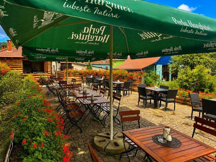 Maison d’hôte pour 2 personnes, avec Terrasse et Jacuzzi ainsi que Jardin et Piscine dans Sighișoara - 2