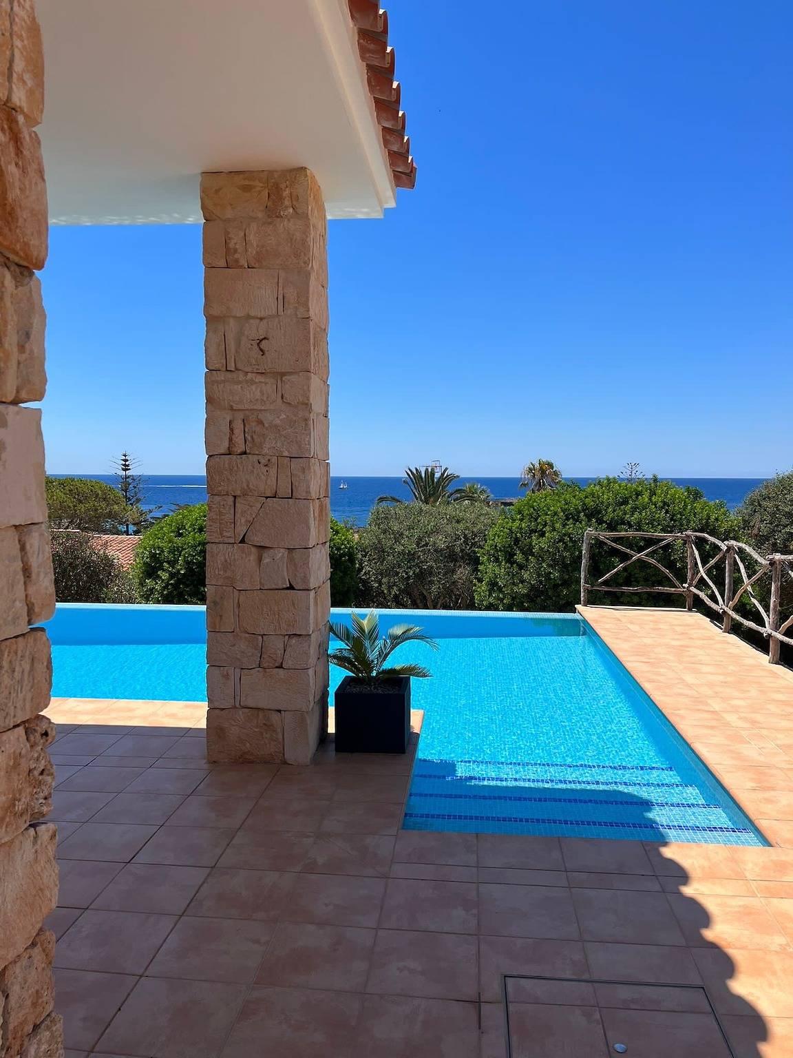 Casa Vacacional 'Hermosa Villa con Vistas al Mar', Wi-Fi y Aire Acondicionado in Binissafuller, Sant Lluís