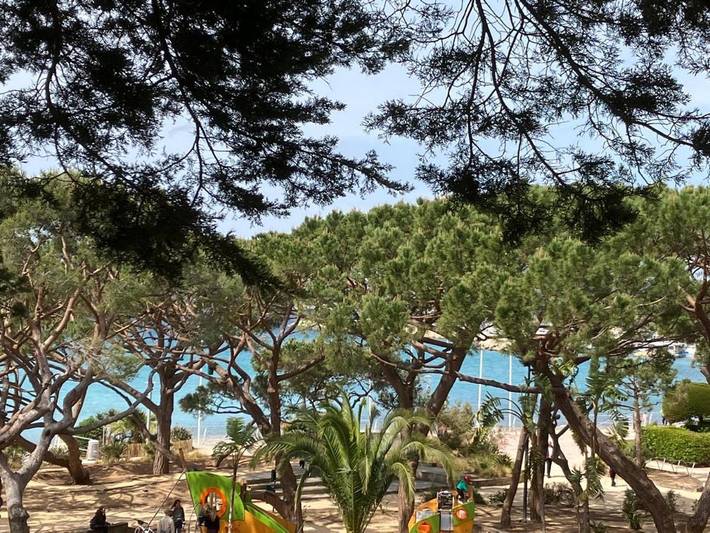 Gîte pour 4 personnes, avec jardin et vue dans Plage de Saint-Cyr sur Mer Les Lecques
