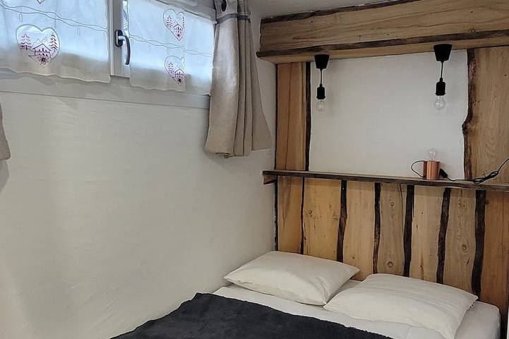 Gîte pour 10 personnes, avec terrasse à Praz de Lys - 2