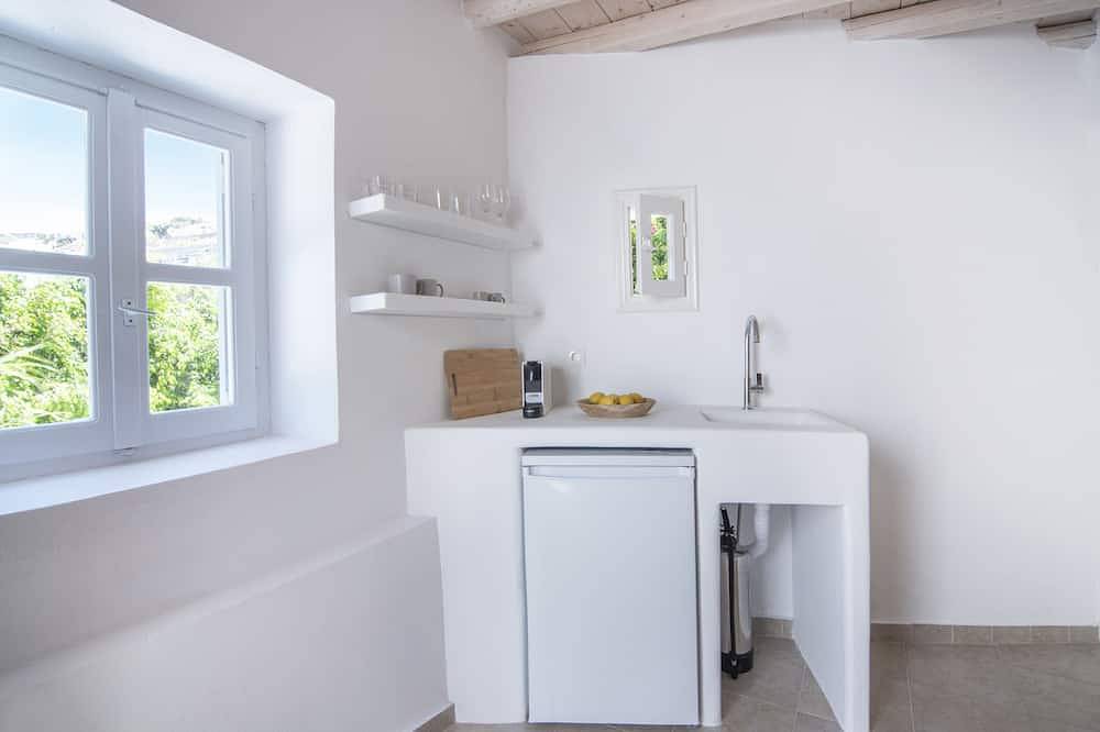 Entire apartment, Pietra Bianca 1891 Guest House B in Mykonos