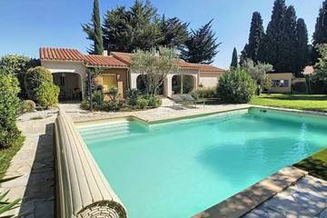 Gîte pour 3 personnes, avec jardin et piscine ainsi que jacuzzi et terrasse dans les Pyrénées-Orientales