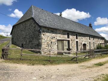 Gîte pour 14 personnes, avec terrasse à Marchastel