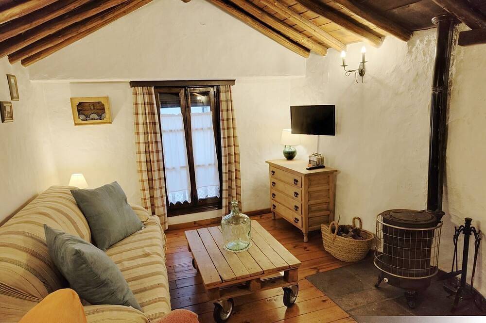 The Oven House in Villaluenga del Rosario, White Villages