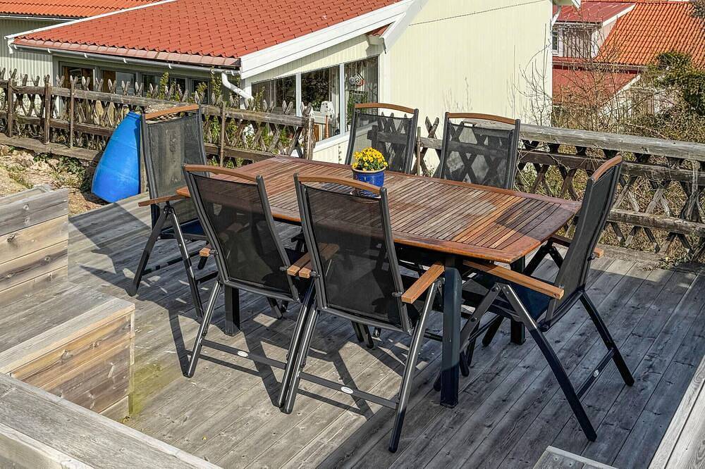Schönes Haus mit 2 Schlafzimmern in. in Kungshamn, Norra Västkusten
