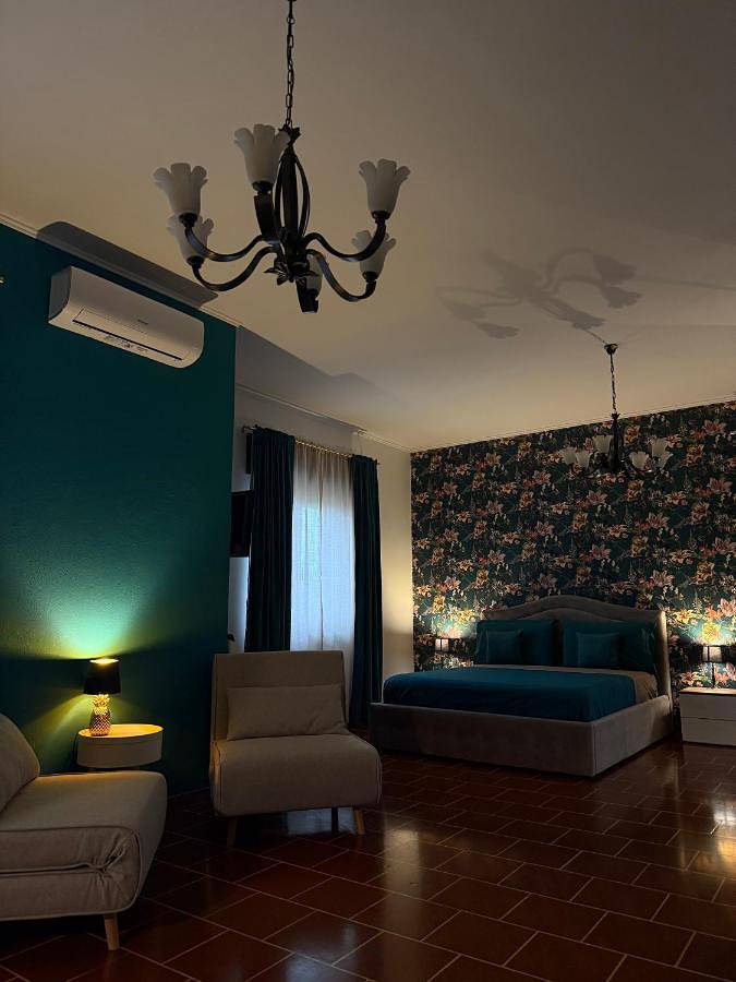 Chambre d’hôte pour 2 personnes, avec terrasse et vue ainsi que jardin et piscine à Lamezia Terme - 4