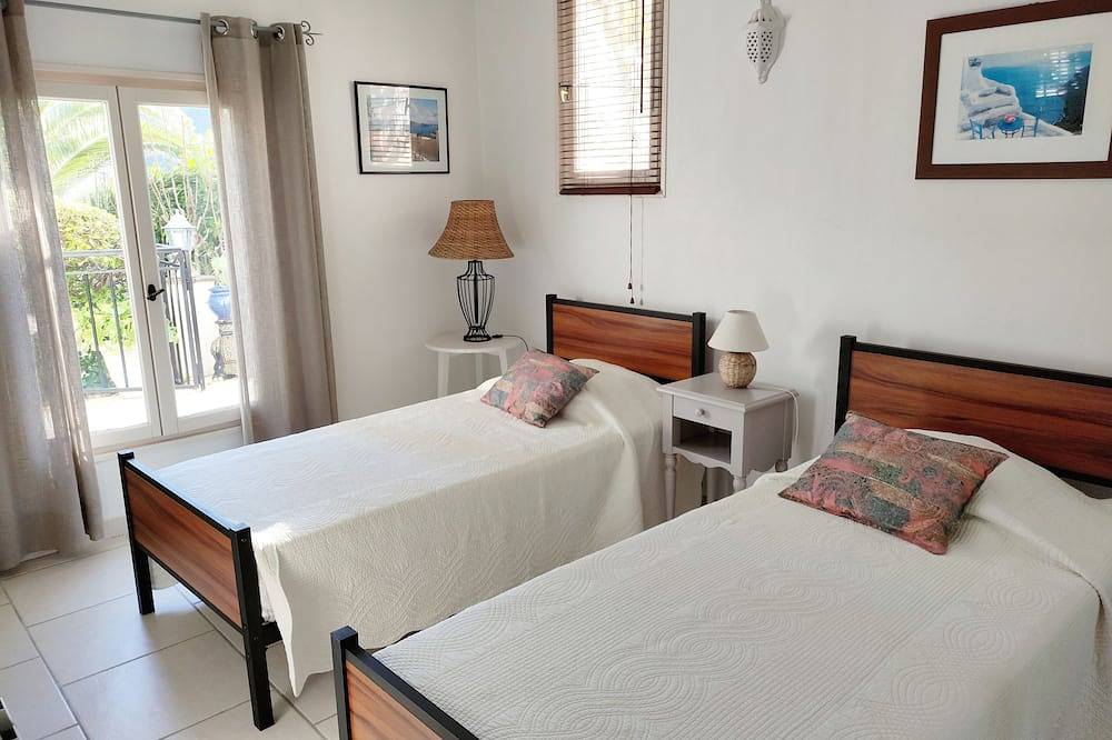 Appartement entier, Saint paul  appt 3 pièces dans villa provençal avec piscine pour 4personnes in Saint-Paul-de-Vence, Côte méditerranéenne (France)