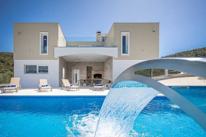 Maison de vacances pour 14 personnes, avec Balcon et Terrasse ainsi que Jacuzzi et Jardin à Marina