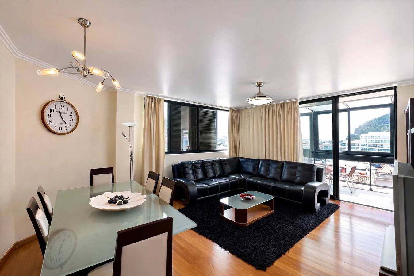 Apartamento inteiro, Apartamento de férias para 4 pessoas com jardim in Machico, Madeira