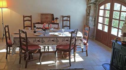 Villa pour 8 Personnes dans Saint-Pierre-sur-Doux, Région de Tournon-sur-Rhône, Photo 1