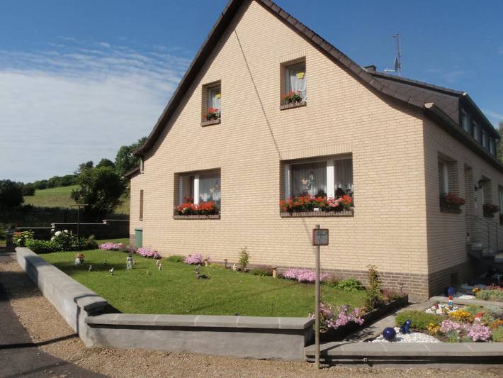 Ferienwohnung für 4 Personen, mit Balkon in Üxheim
