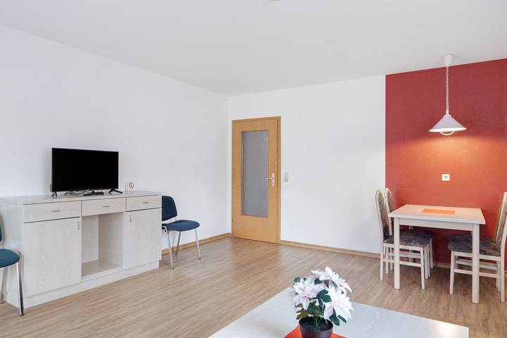 Ganze Wohnung, Apartment 30, Gratis DreiWeltenCard und Balkon - nur 2 Gehminuten vom Solemar entfernt in Bad Dürrheim, Mittlerer Schwarzwald