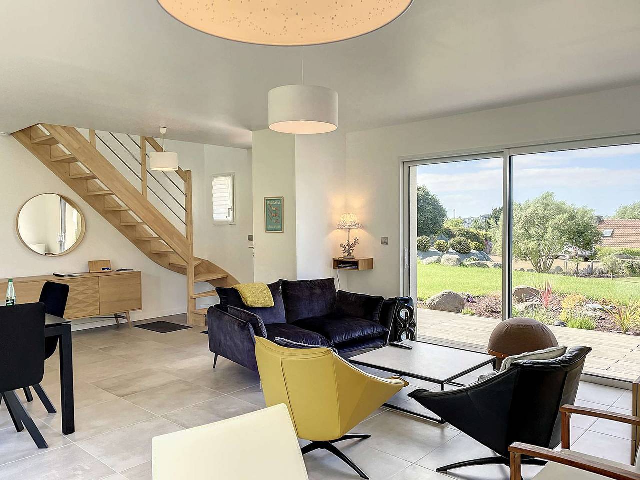Maison 3* avec Terrasse, Confort Moderne, Proche Plages et Randonnées in Trégastel, Côte de Granit Rose