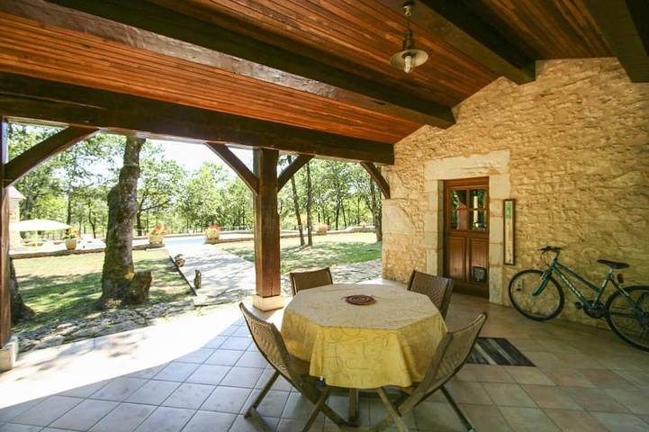 Location de vacances pour 2 personnes, avec jardin ainsi que jacuzzi et terrasse à Sainte-Foy-de-Longas - 4