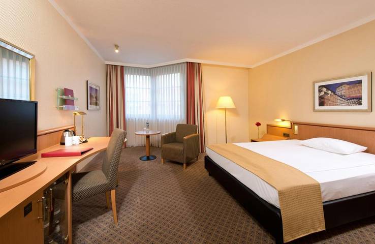 Hotel für 3 Personen, mit Pool und Terrasse, mit Haustier in Mannheim
