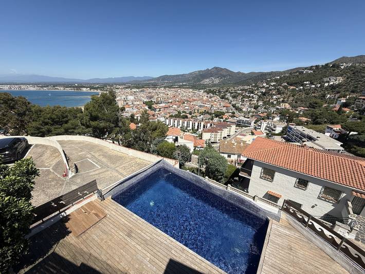 Villa voor 6 personen, met balkon/terras in Roses