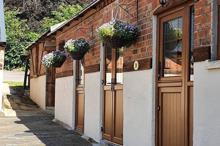 Rural hideaway but only 5 minutes from the centre of Cheltenham in Cheltenham, Gloucestershire
