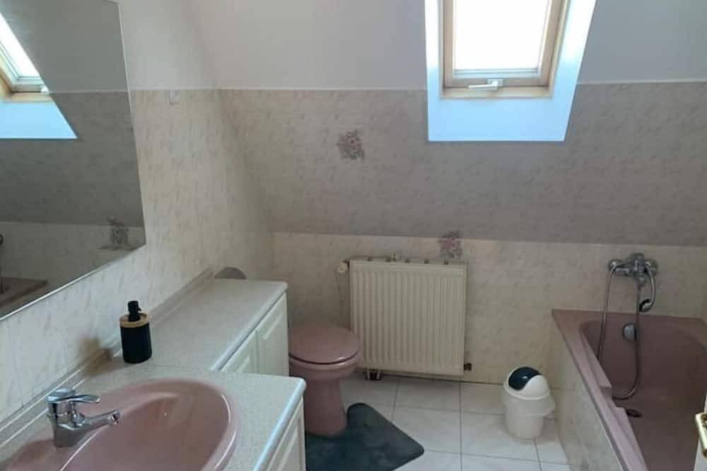 Apartamento entero, Super Appartement Avec Balcon Rénové en 2022 in Barr (Bajo Rin), Región de Sélestat-Erstein