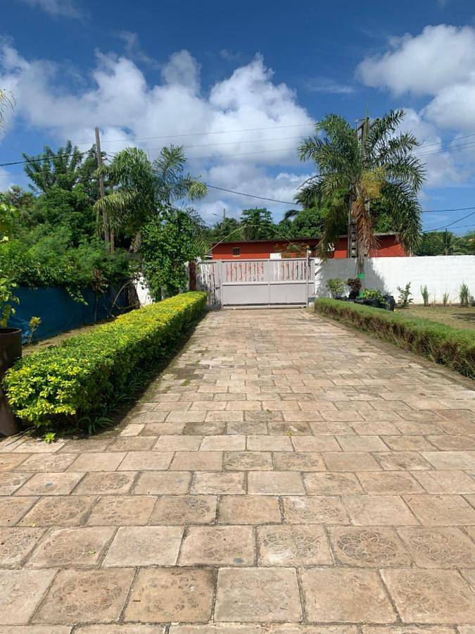 Maison d’hôte pour 2 personnes, avec vue ainsi que terrasse et jardin à Mamoudzou