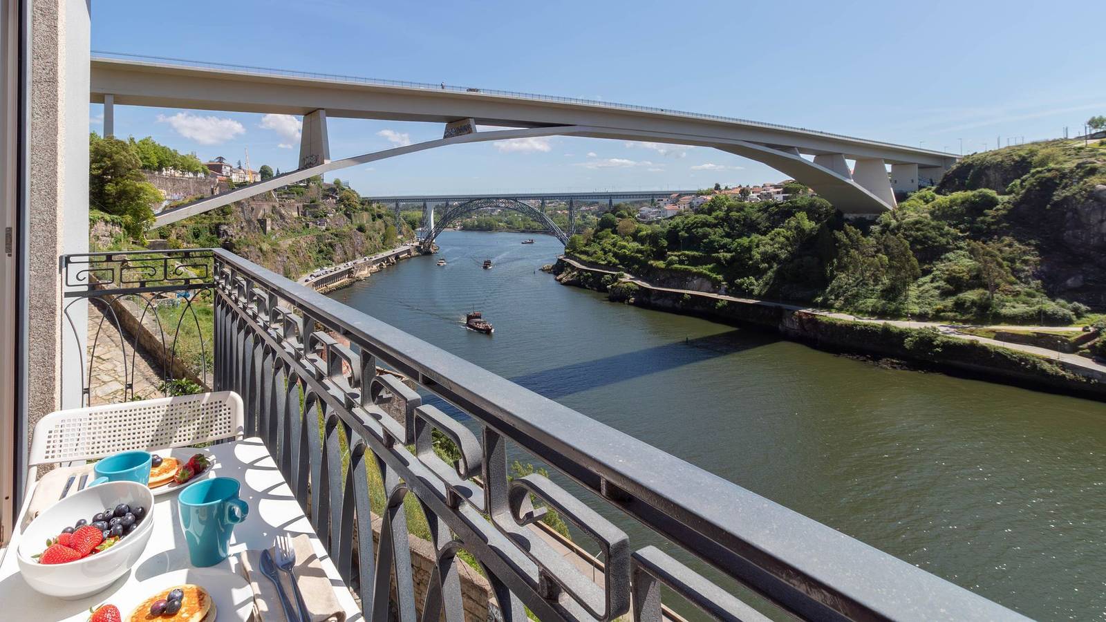 Apartamento inteiro, O: Douro & Bridge Views | Boutique Apartments in Sé (Porto), Porto