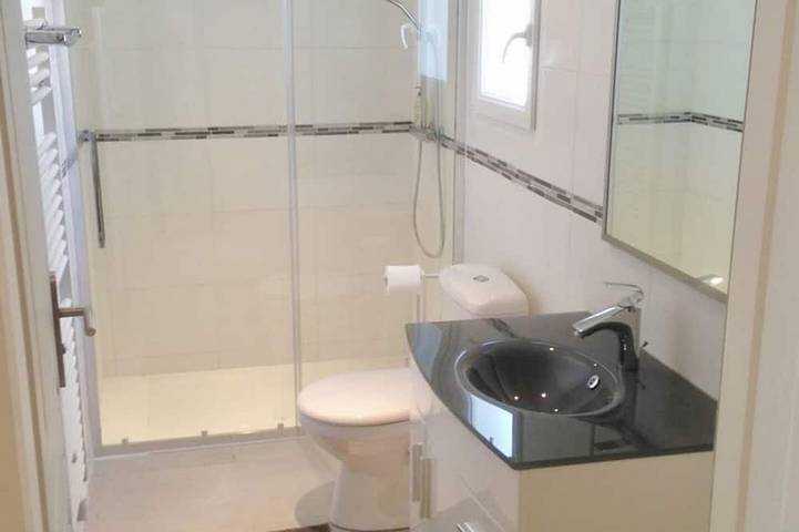 Appartement entier, Appartement lumineux avec cour ensoleillée, havre de paix dans un hameau typique in Dolus-d'Oléron, Côte de Beauté