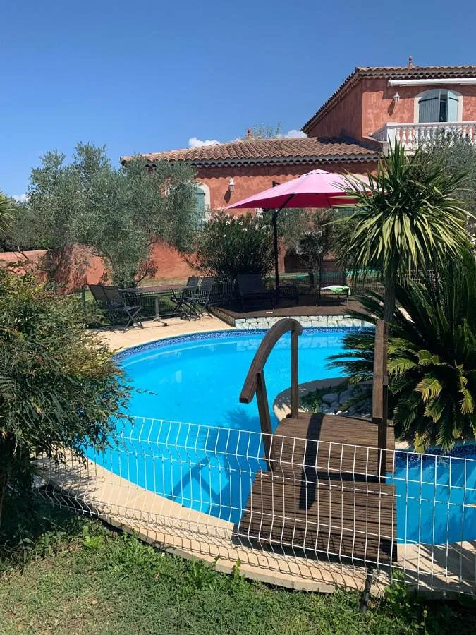Chalet para 8 personas, con vistas además de balcón y piscina - 1
