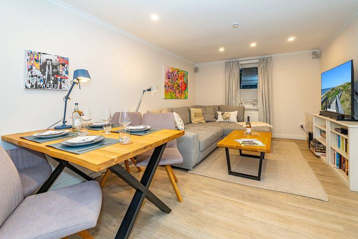 Ganze Wohnung, Hygge Hüs. - nur 550 m zum Sandstrand. Mit Terrasse & Parkplatz. in Nordfriesische Inseln (Schleswig-Holstein) (Schleswig-Holstein), Wenningstedt