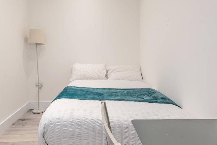 Estudio entero, Studio - Sleeps 2 - Paid Parking - Central - Wifi in Kent