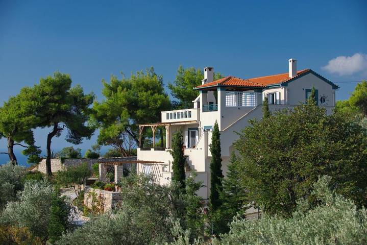 Villa for 3 people, with view and garden as well as terrace, with pets in Alonissos