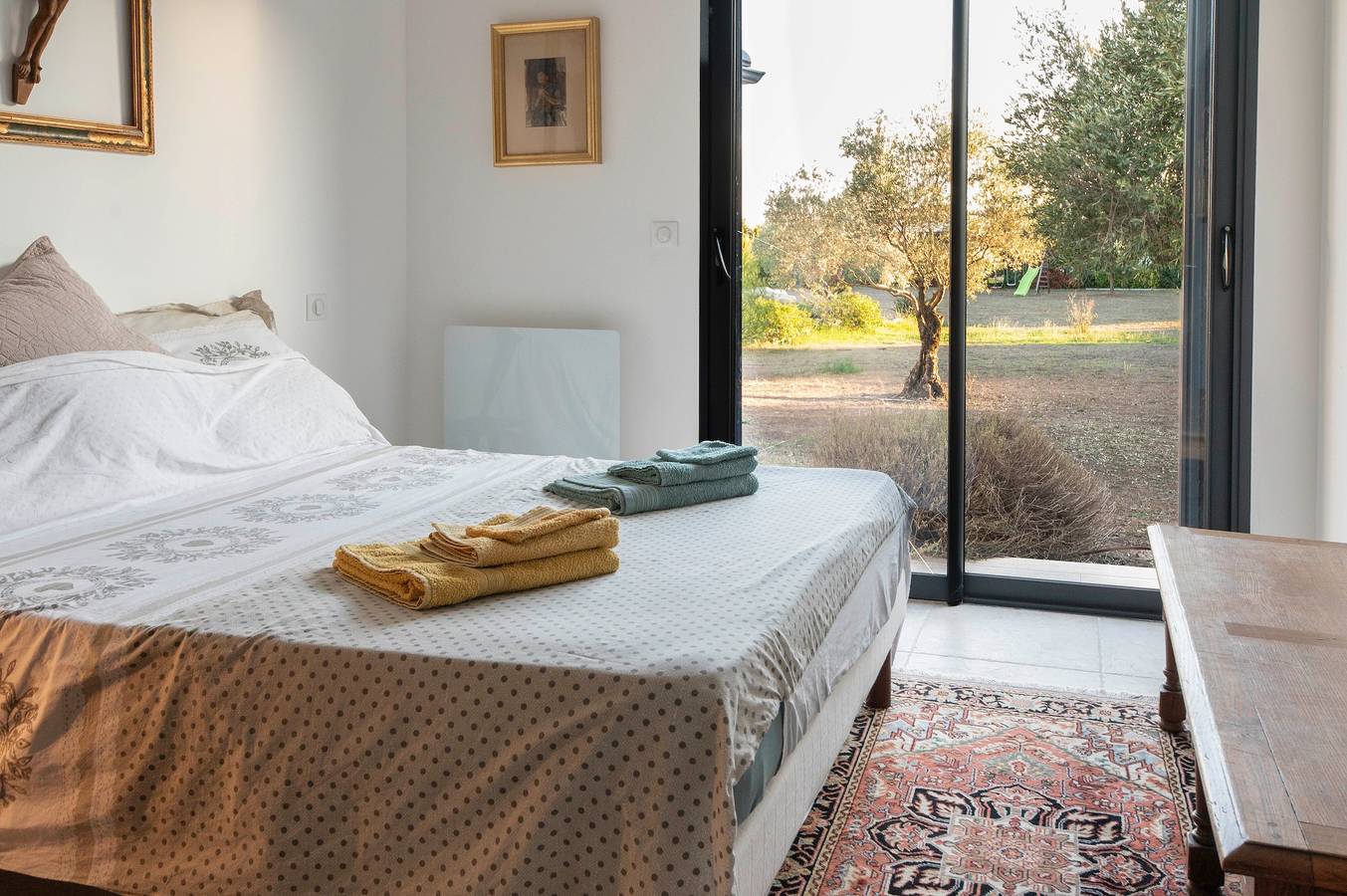 Bed and Breakfast 'Chambre 2' con vistas a la montaña, piscina compartida y Wi-Fi in Aléria, Región de Corte