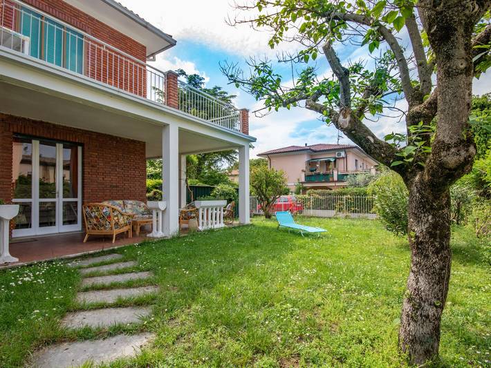 Ferienhaus für 6 Personen, mit Garten und Seeblick in Manerba del Garda