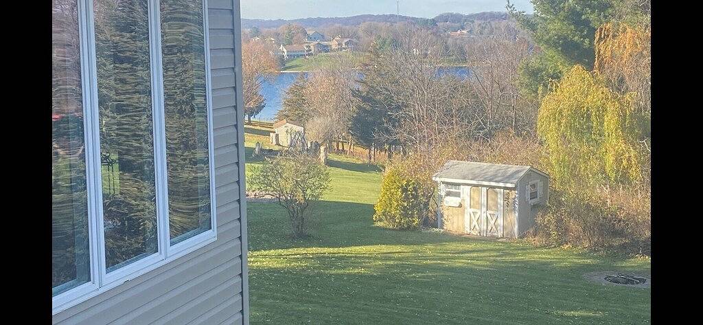 Apple Canyon Lake Home, Life At The Lake in Jo Daviess County