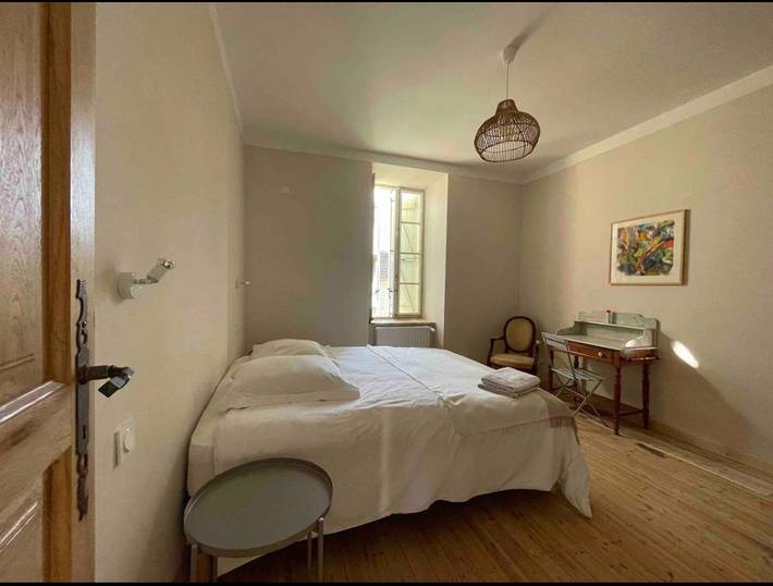 Location de vacances pour 8 personnes, avec Terrasse et Jardin à Colonzelle - 2